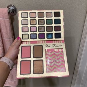 A few of my favorite things Too Faced palette